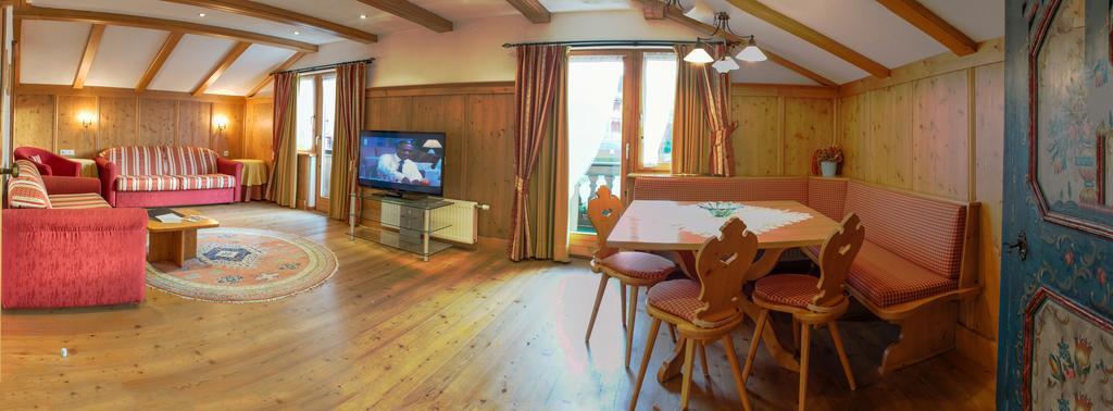 Gaestehaus "Ski-Depot" Seefeld in Tirol Bilik gambar